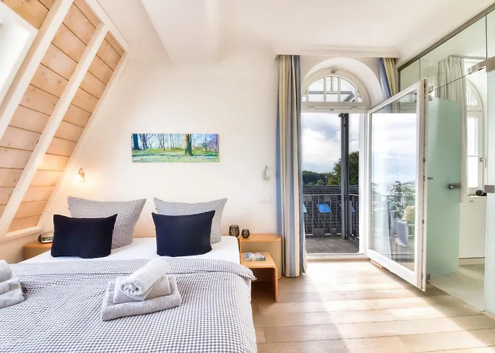 Bernstein In Der Rex * Sellin (Rugen)