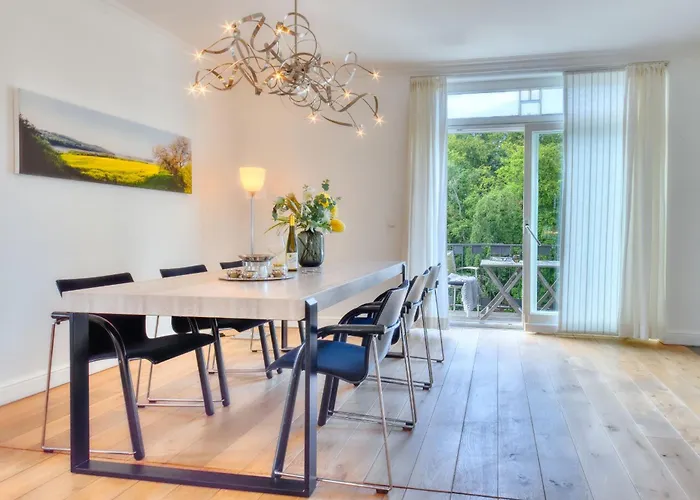 Bernstein In Der Rex * Sellin (Rugen)